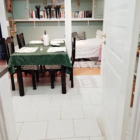 Stayplus Holiday With Patio Apartment